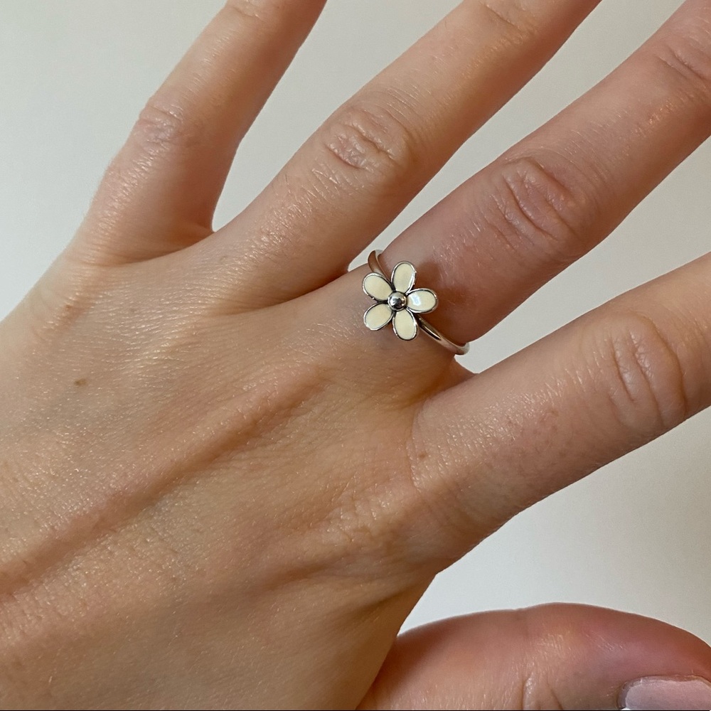 Pandora Daisy Ring